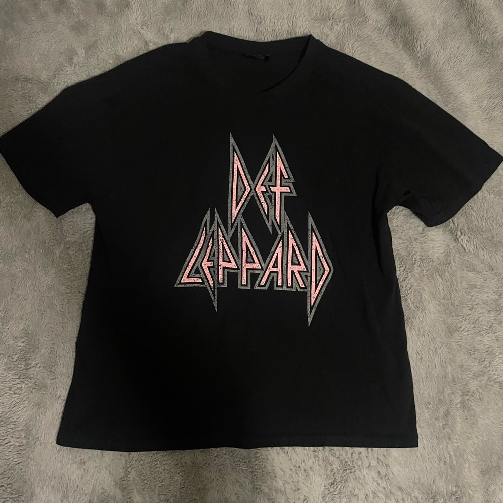 Def Leppard Rhinestone Graphic T-Shirt